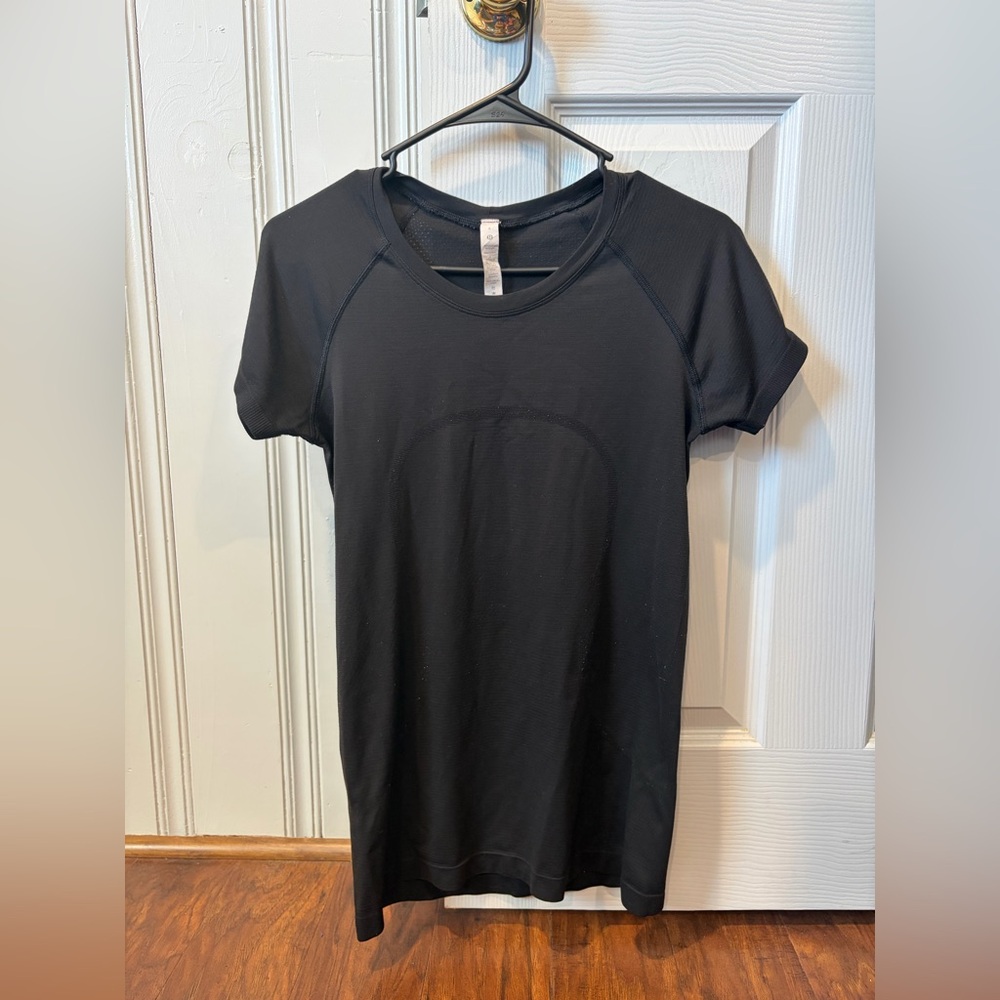lululemon athletica Black Short Sleeve Tee
